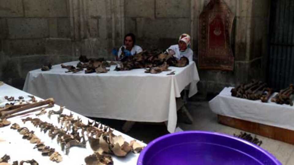 Sekiz asır sonra defin