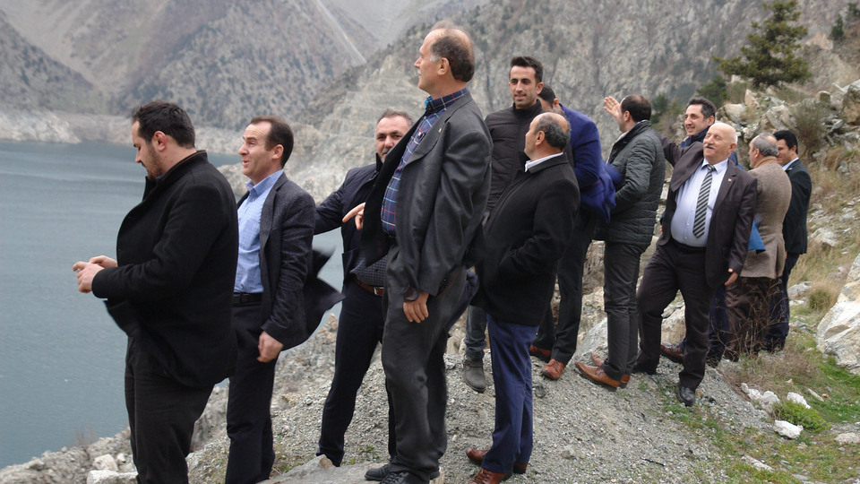 Su seviyesi 65 metre çekilince ortaya çıktılar!