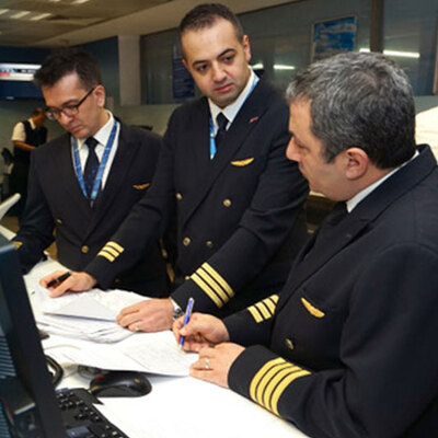 Pilotlar ve kabin personeli uçuşa nasıl hazırlanıyor?