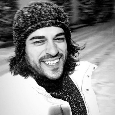 Burak Özçivit'in kar keyfi