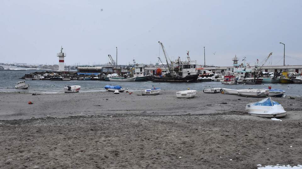 Deniz 30 metre çekilince Belediye Başkanı'ndan açıklama geldi