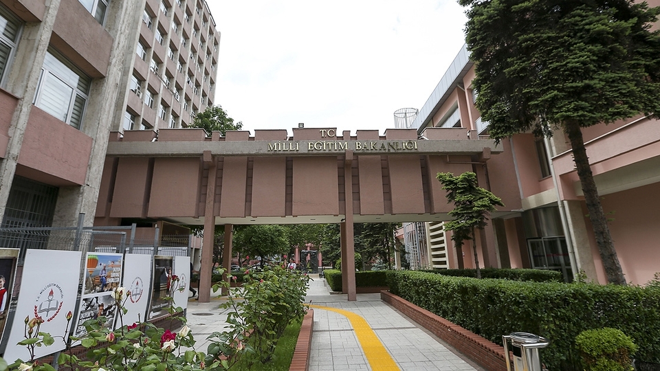 MEB'den özel okul tabelalarına düzenleme