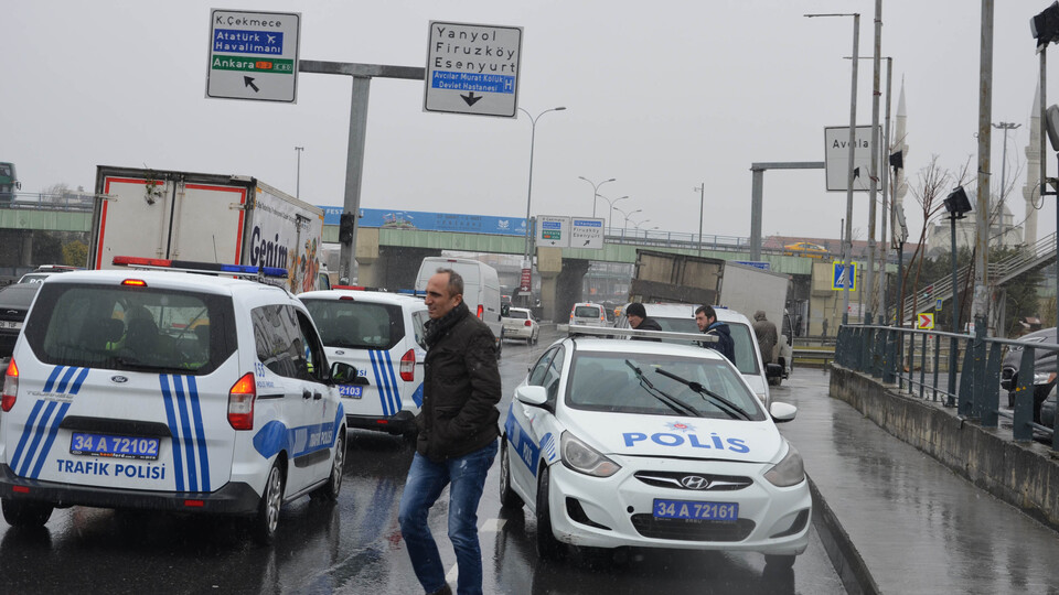 İstanbul'da polisi alarma geçiren düğün konvoyu!