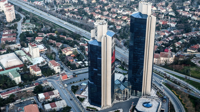 Sabancı Holding'in net kârı 3 milyar 830 milyon lira