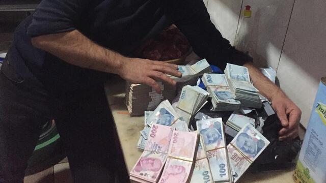 Malzeme sipariş etti, para dolu çanta geldi!