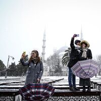 Kar sona ererken... Sağanak, kar ve fırtına uyarısı