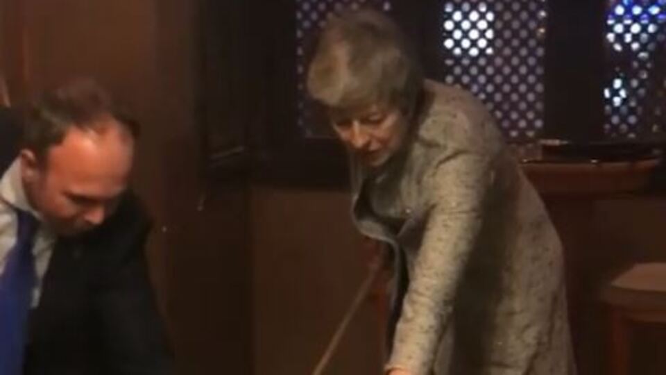 Conte ve May bilardo oynadı