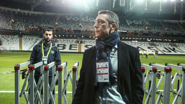 Vodafone Park'ta Ali Koç sahaya indi! İşte o anlar