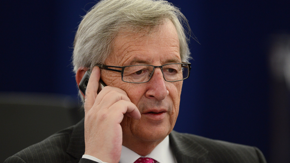 Juncker'in sözleri tüm salonu güldürdü: Merkel değil, eşimmiş!