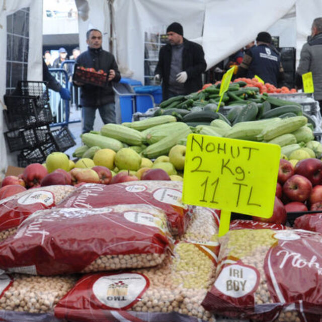 İlk gün 33 ton bakliyat satıldı