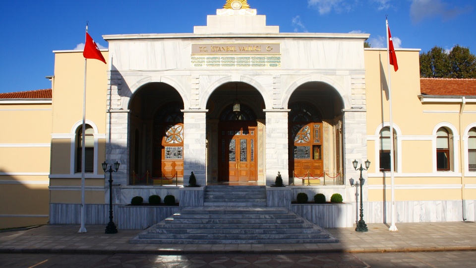 Valilik mesai saatleri