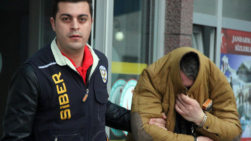 Polis onu 8 saat bekledi! Suçüstü yakalanınca: 'İlk kez yaptım'