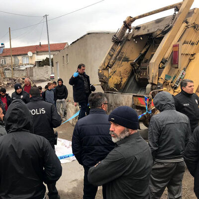 9 yaşındaki Filiz'e çarptı, öfkeli mahalleli taşladı