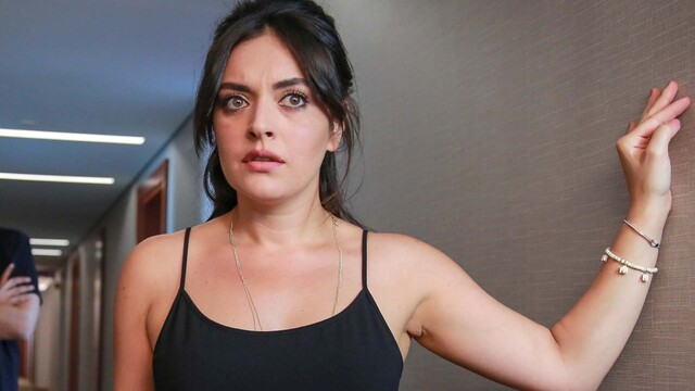Ezgi Mola o haberlere isyan etti: İnanmayın!