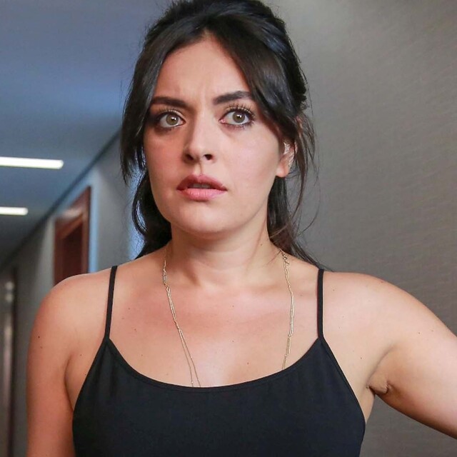 Ezgi Mola o haberlere isyan etti: İnanmayın!