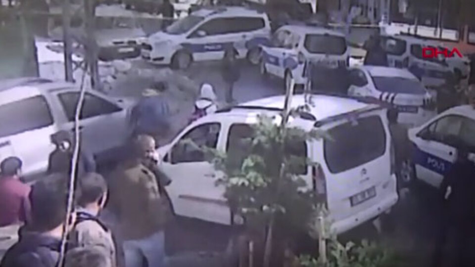 Boşanmak isteyen karısının babaevini bastı