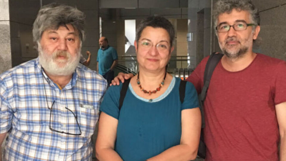 Ahmet Nesin'in cezalandırılması istendi