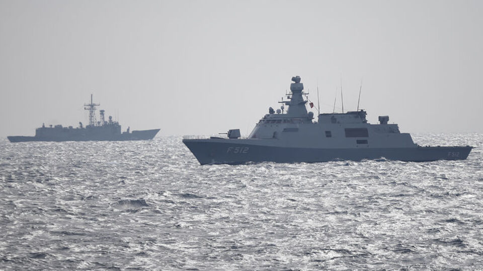 Cumhuriyet tarihinin en büyük deniz tatbikatı devam ediyor