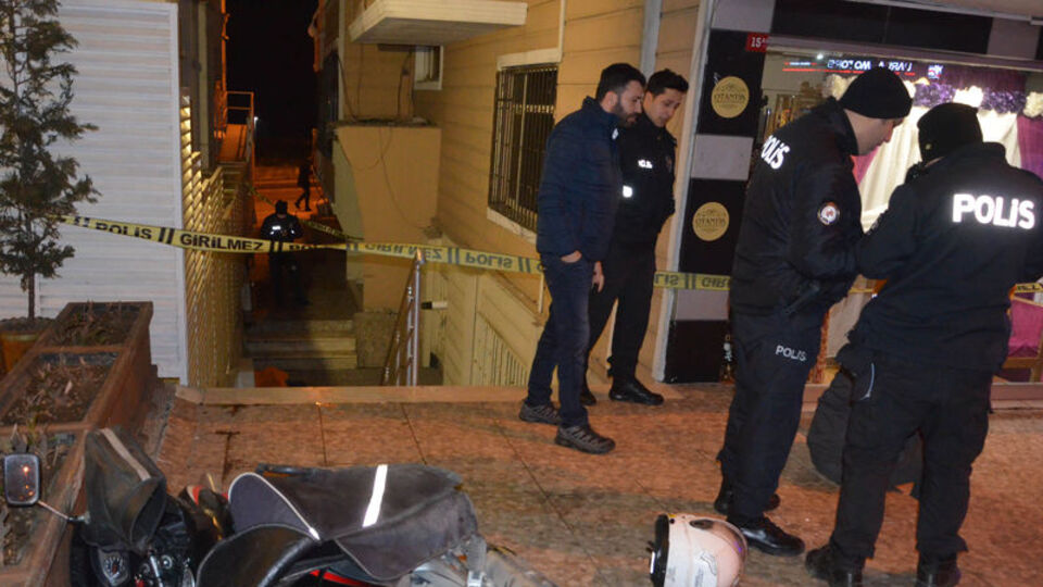 Kanlar içinde görenler polisi aradı...