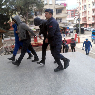 Camiden anons yapıldı, mahalleli yakaladı!