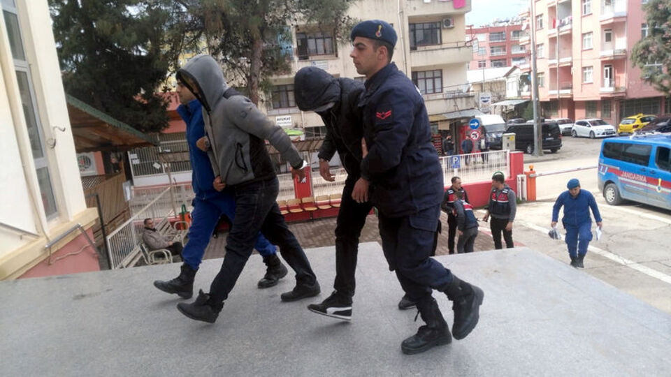 Camiden anons yapıldı, mahalleli yakaladı!