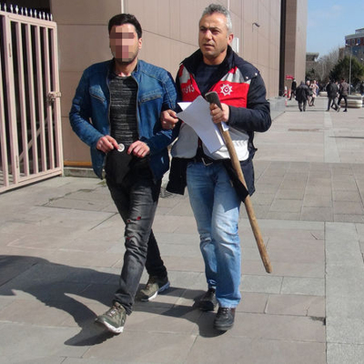 Adliyeye baltayla geldi! "Topla tüfekle gelmekten iyidir"