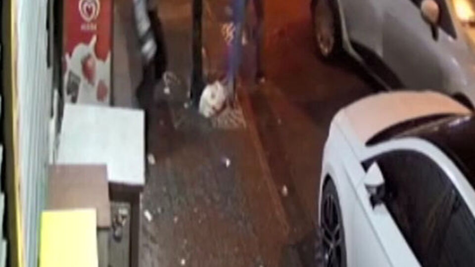 Polisin 'Yoldan geçen vatandaş' şaşkınlığı!