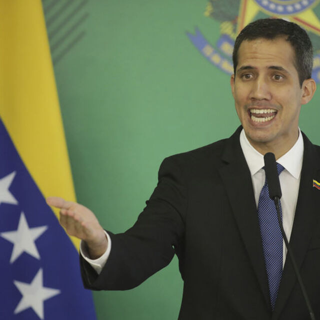 Guaido'dan Venezuela petrolünü özel sektöre açma vaadi