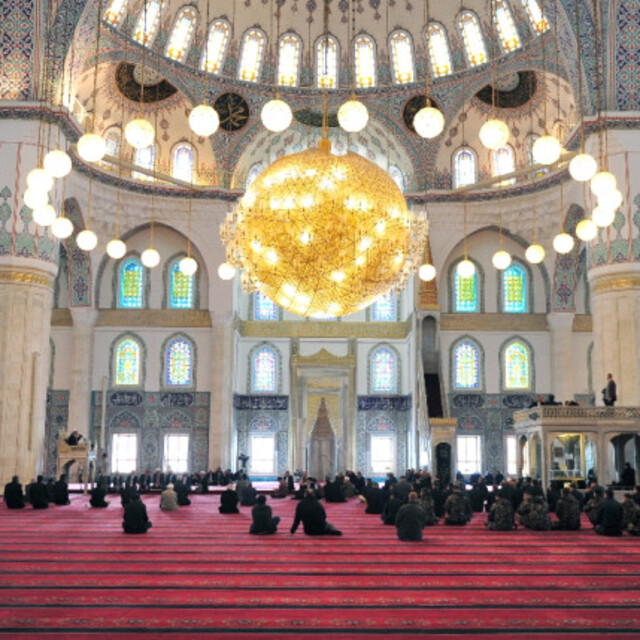 Ankara Cuma namazı saat kaçta?