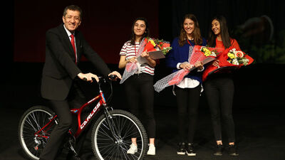 Bakan Selçuk bisiklete bindi