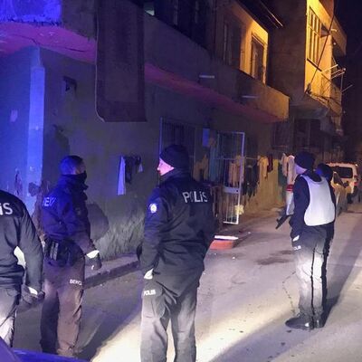 Otomobilin içinde oturuyorlardı! Baba ve 2 oğluna pompalı saldırı!