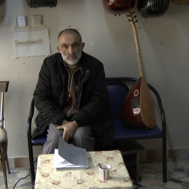 Notalara aşık Parkinson hastasının zamanı yok!