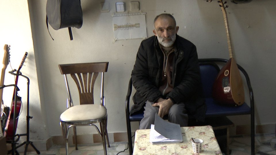 Notalara aşık Parkinson hastasının zamanı yok!