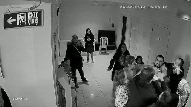 Rapor yazmayınca boğazına sarıldı!