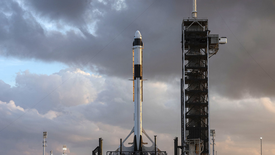 Space X insanlı uzay aracı demo uçuşu yaptı