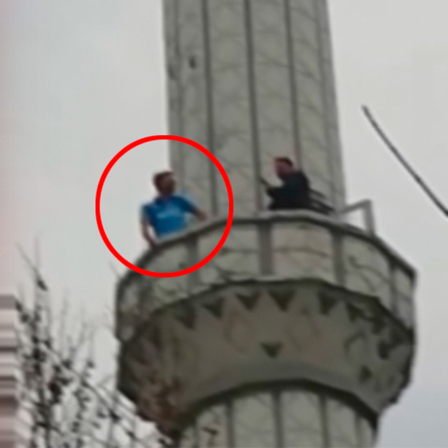 Aşkı için minareye çıkıp böyle bağırdı!