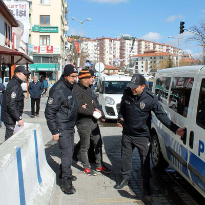 Balta ve bıçakla öldürüldü! Katil kardeşi çıktı