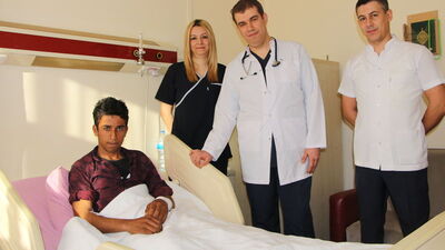 Camla kesilen kol damar nakliyle kurtarıldı