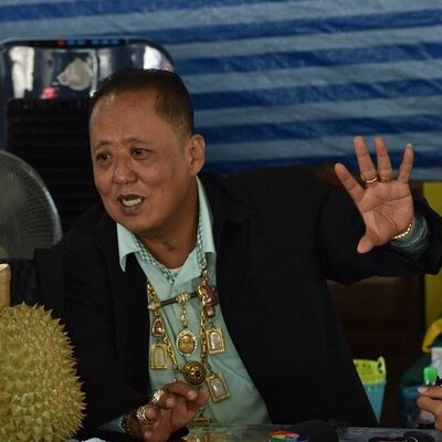 Taylandlı iş adamı kızıyla evlenene 314 bin dolar verecek!