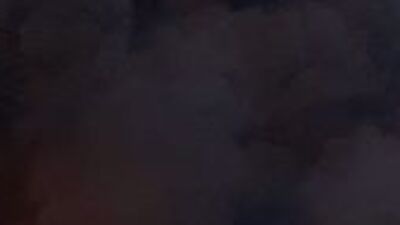 Plastik fabrikası alevlere teslim oldu