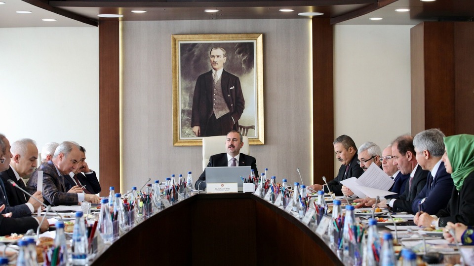 HSK "yargı etiği" için toplandı