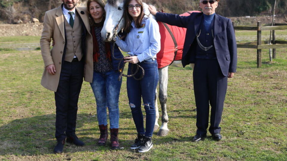 Binicilik tutkusu yaş tanımıyor