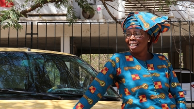 Senegal'in tek kadın taksicisi