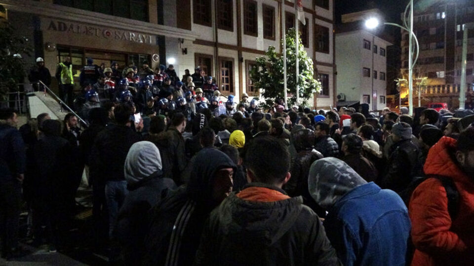 İlçeyi sokağa döken taciz!