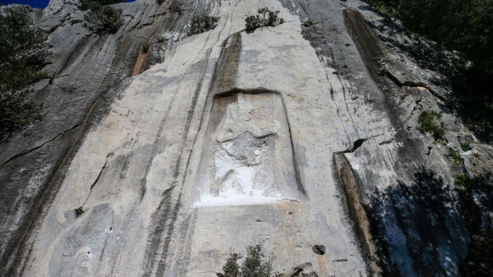 Tarihe matkaplı darbe!