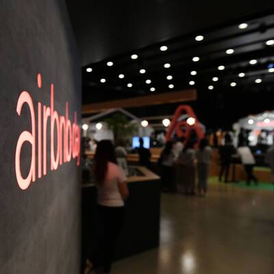 Evden sonra otel işine de girdi