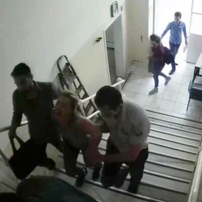 Yarı baygın haldeki kadına dayak iddiası!