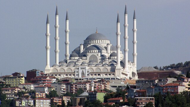 İstanbul Cuma saati kaçta?