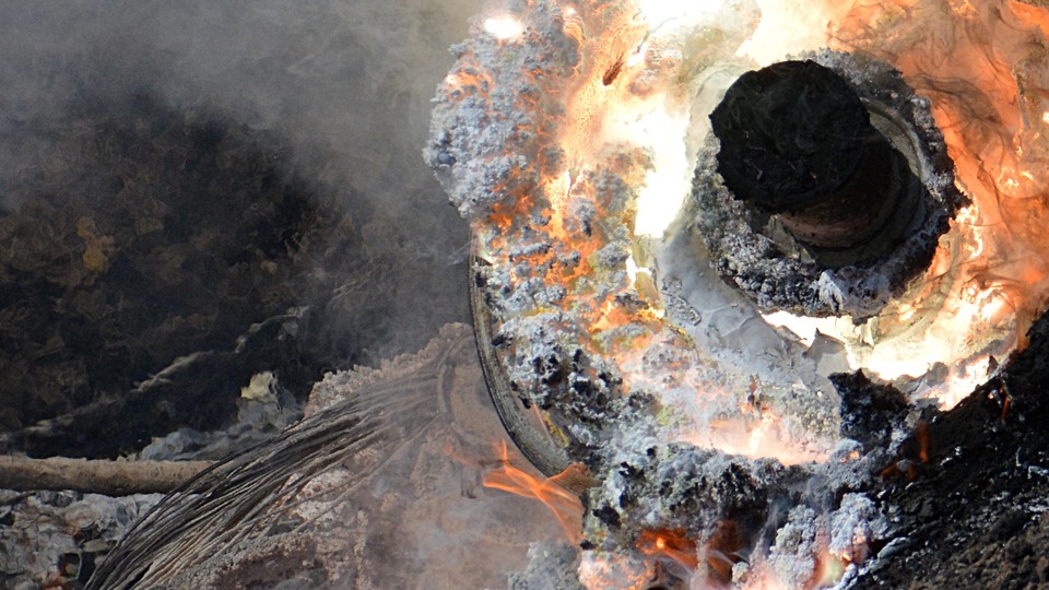 Hint savaş uçağı Pakistan sınırında düştü!