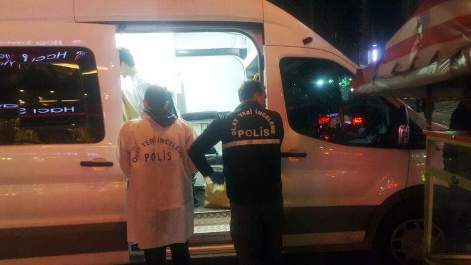 Ev sahibi silah sesine koştu! 17 yaşındaki genci kanlar içinde buldu